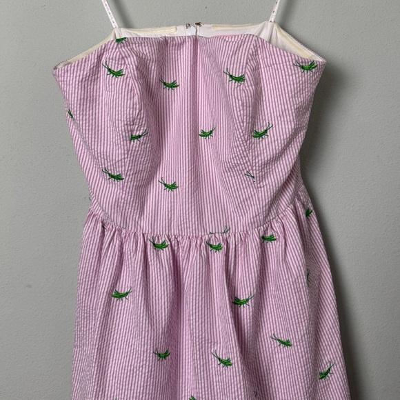 Lilly Pulitzer Seersucker Lottie Dress in Party Hopper Embroidery Twee Size 10 - Picture 4 of 14